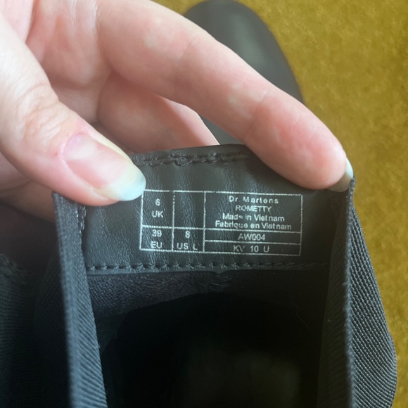 DR. MARTENS Rometty Wyoming Platform Chelsea Boot - Picture 16 of 16